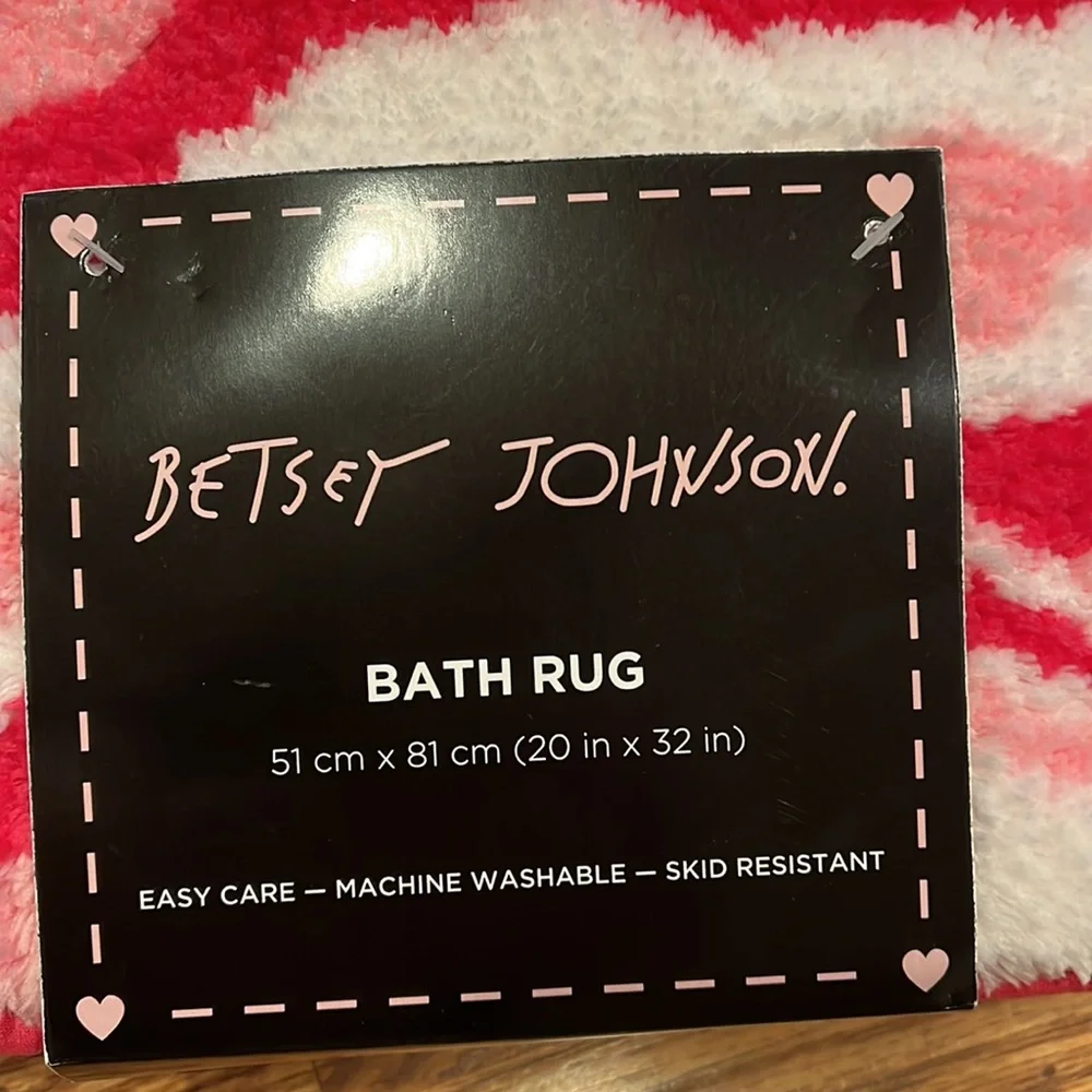 Betsey Johnson bold bath